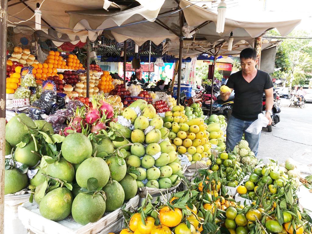 Ngày 26/6: Giá trái cây tiếp tục giữ giá ở mức thấp và giá rau giảm nhẹ