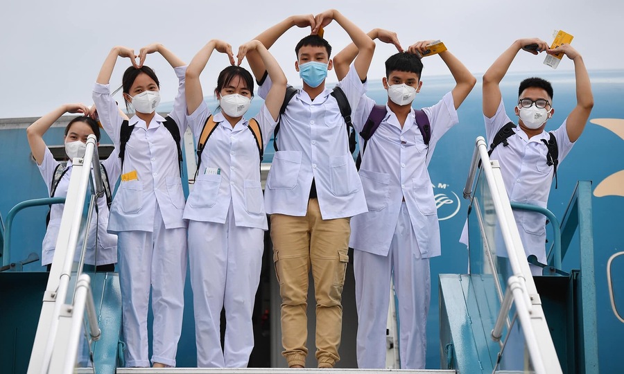 Sinh viên y Hải Dương tình nguyện lên đường vào TP.HCM chống dịch