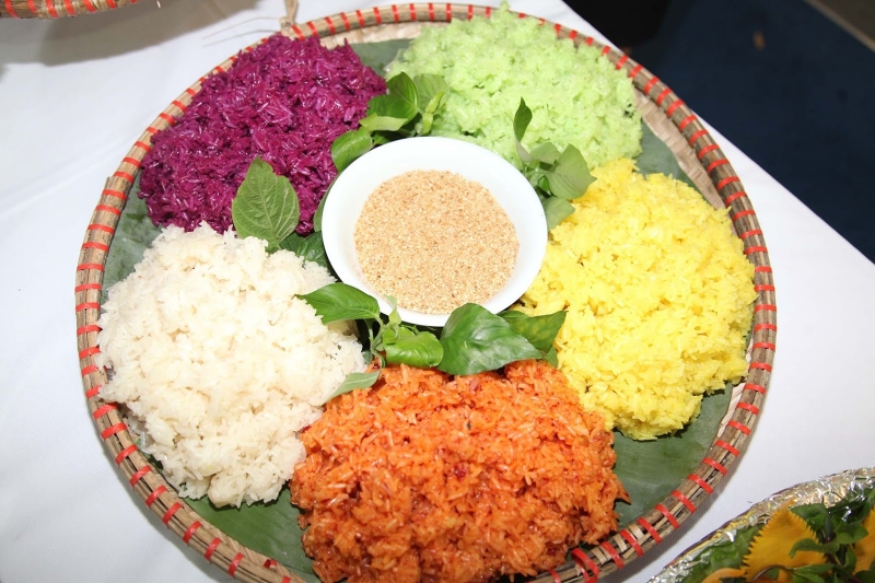Xôi - món ăn truyền thống trong ngày lễ Việt